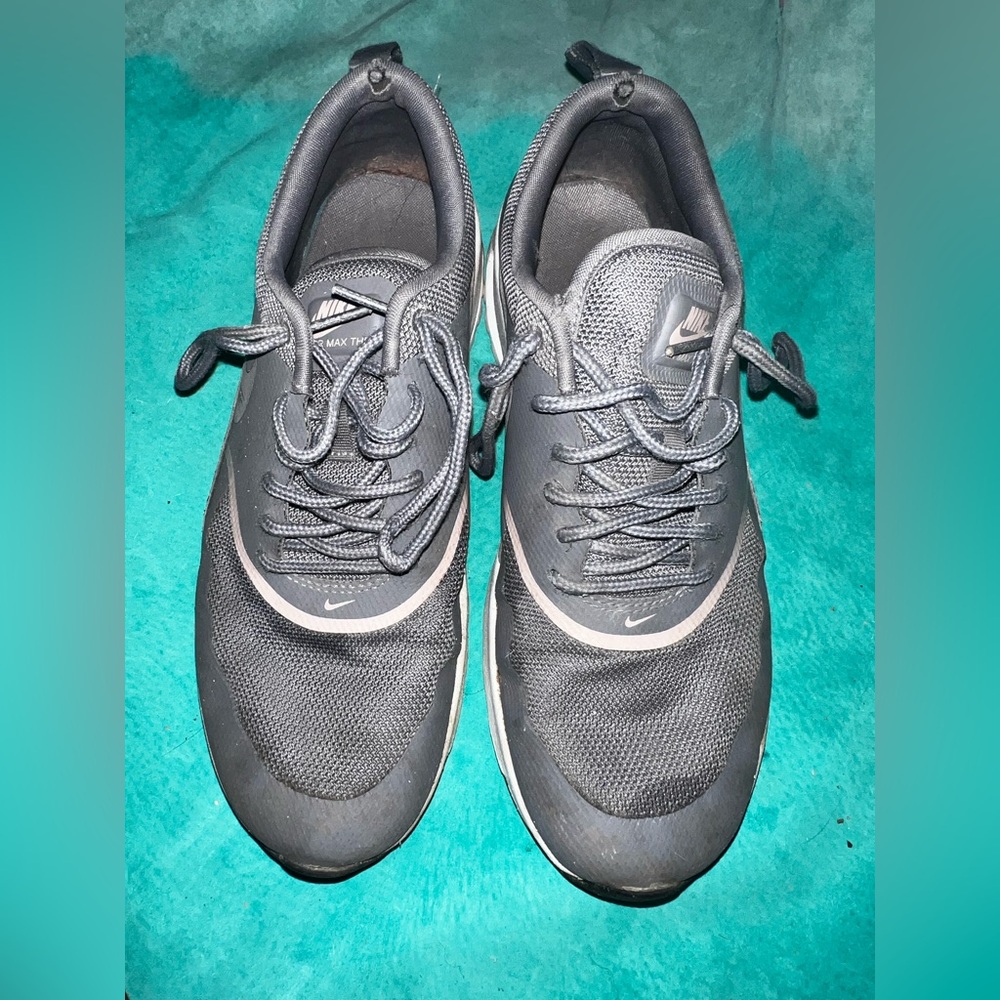 Nike Airmax Thea’s
Size 7.5 
Grey 
Gently loved